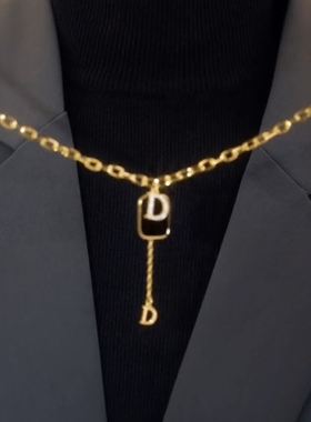 高性价比字母D毛衣链女