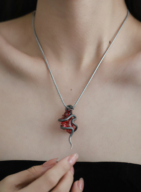 原创设计蛇守护心脏项链