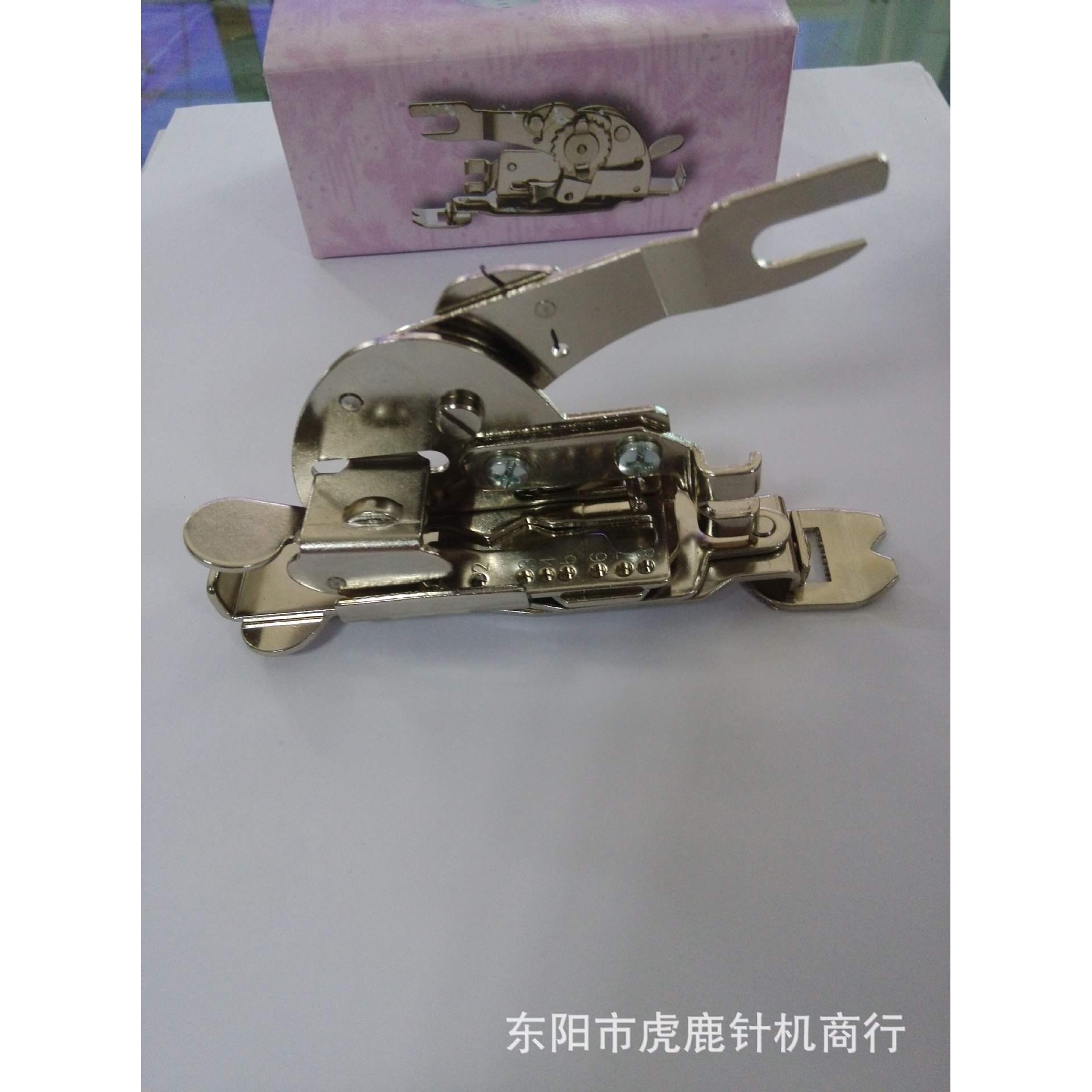 老式脚踏缝纫机锁边修边压脚  家用机用  拷边锁边器  型号Z6000,淘宝优惠券,粉丝福利购,淘宝优惠卷