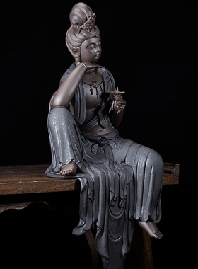 中式风人物供奉保平安观音佛像