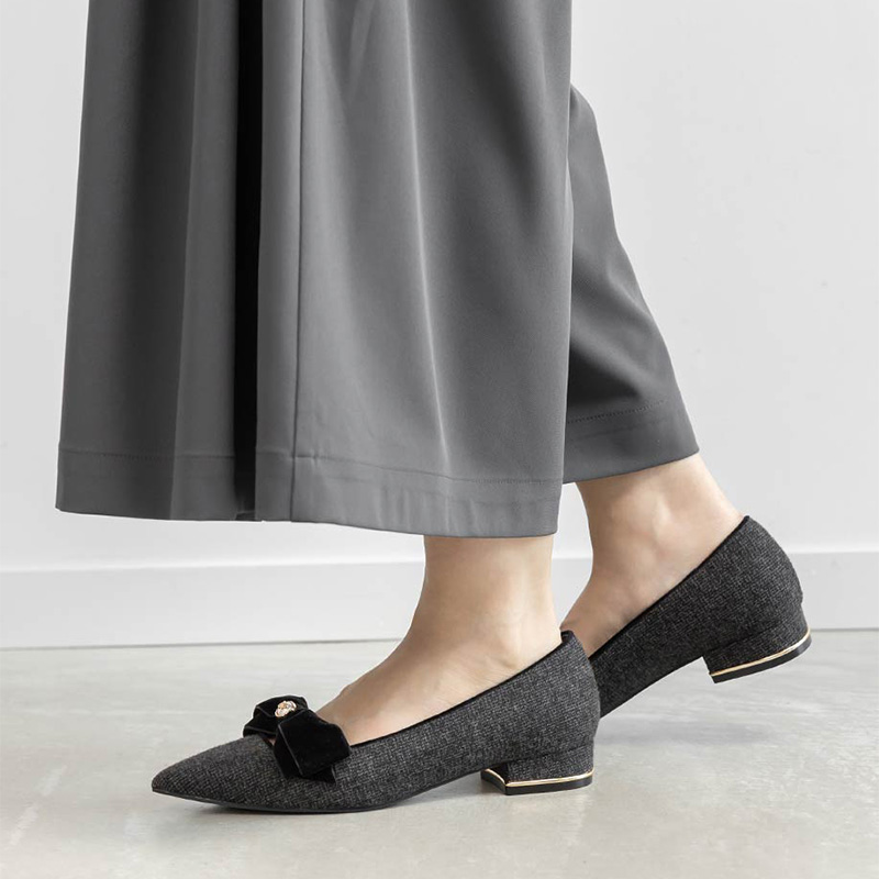 RANDA 25早秋新款天鹅绒蝴蝶结珍珠纽扣休闲平底高跟鞋 PP36008 - 图3