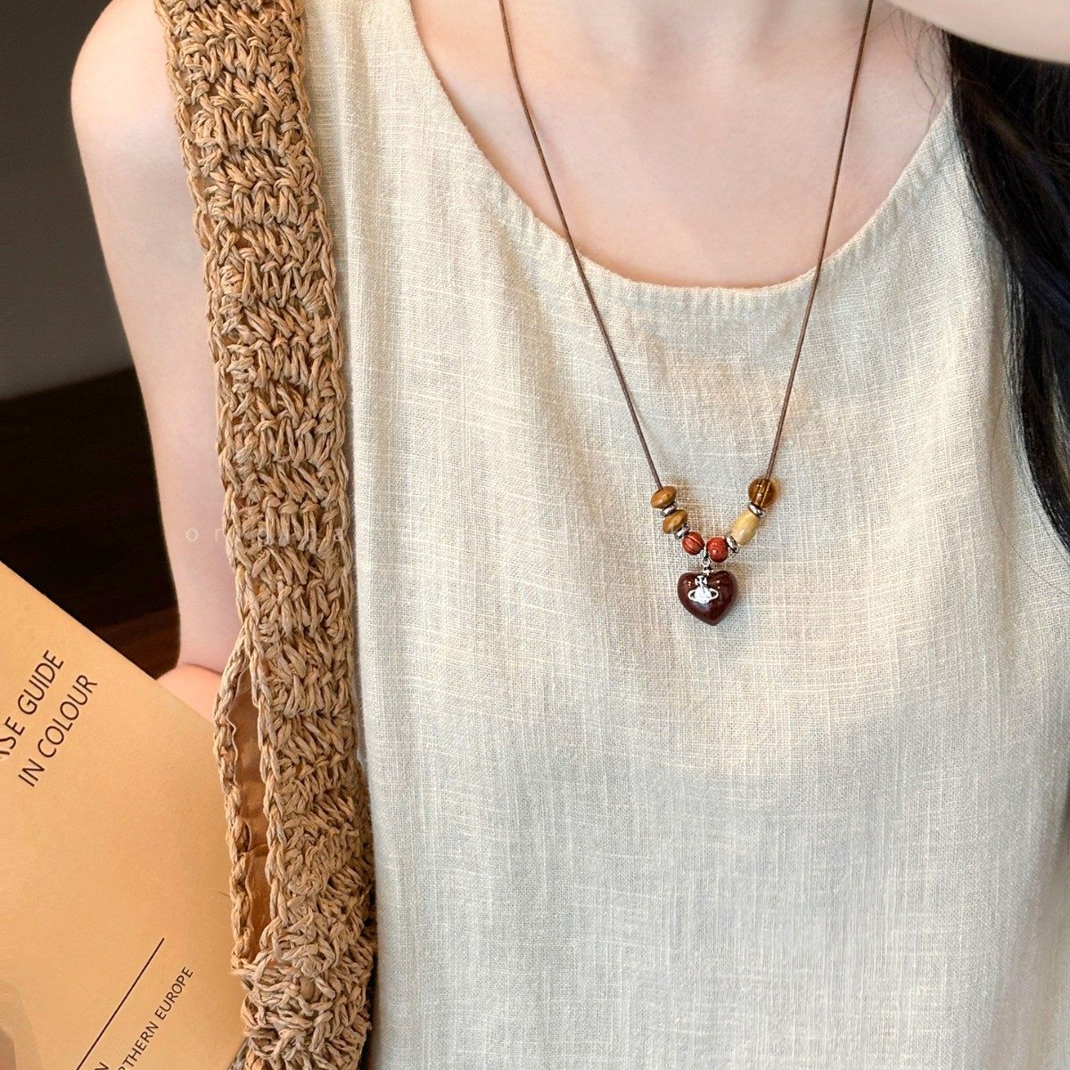 复古木质串珠吊坠项链女小众设计感民族风配饰时尚长款百搭毛衣链,淘宝优惠券,粉丝福利购,淘宝优惠卷