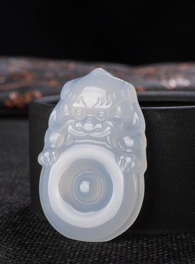 玛瑙玉髓平安扣狮来运转如意吊坠