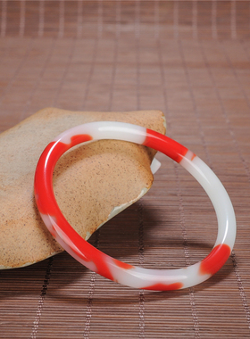 少女款风细圆条红白色玉镯子