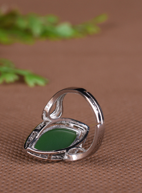 新疆和田玉碧玉戒指环 时尚女款菠菜绿色玉戒指简约活口戒子扳指