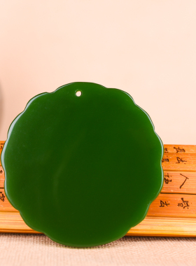 新疆和田玉碧玉孔雀开屏玉吊坠 菠菜绿色招财纳福玉坠转运毛衣链