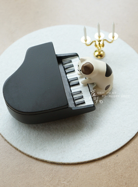 治愈情绪小摆件弹钢琴的小猫咪