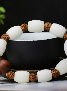 四通白玉路路通手链兽面纹米珠