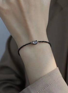 超萌猫咪项链黑色水晶颈链INS风轻奢高级感锁骨链设计感劲链