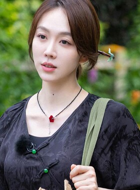 中餐厅姜研同款丝绒花朵串珠项链女小众温柔时尚百搭颈链毛衣链