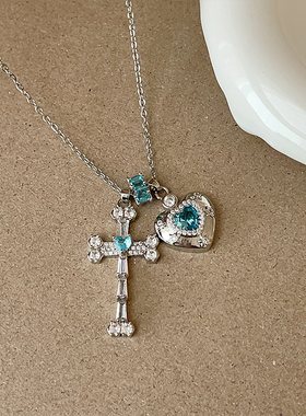 轻奢高级感冰蓝色爱心十字架吊坠项链女甜酷辣妹时尚颈链锁骨链