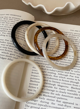 简约ins小众树脂窄版手镯女高级感气质潮流时尚百搭通勤手环手饰