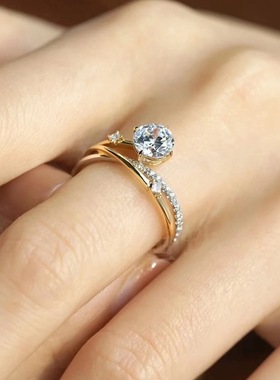 新款四爪镶嵌戒托星轨造型纯银黄金分色莫桑石仿真钻女戒指一