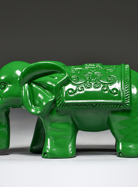 绿色木雕吸水大象摆件一对