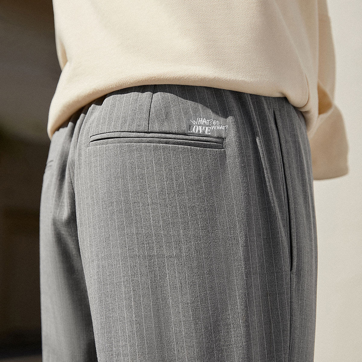 太平鸟男装条纹灰色男士春夏休闲裤 太平鸟男装outlets店休闲裤