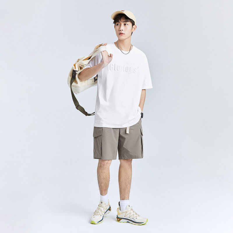  太平鸟男装outlets店T恤