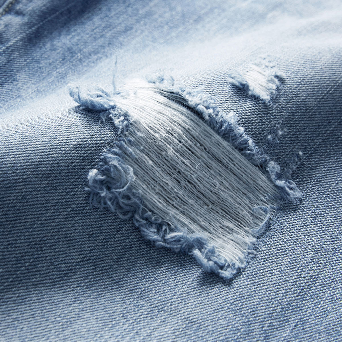  太平鸟男装outlets店牛仔裤