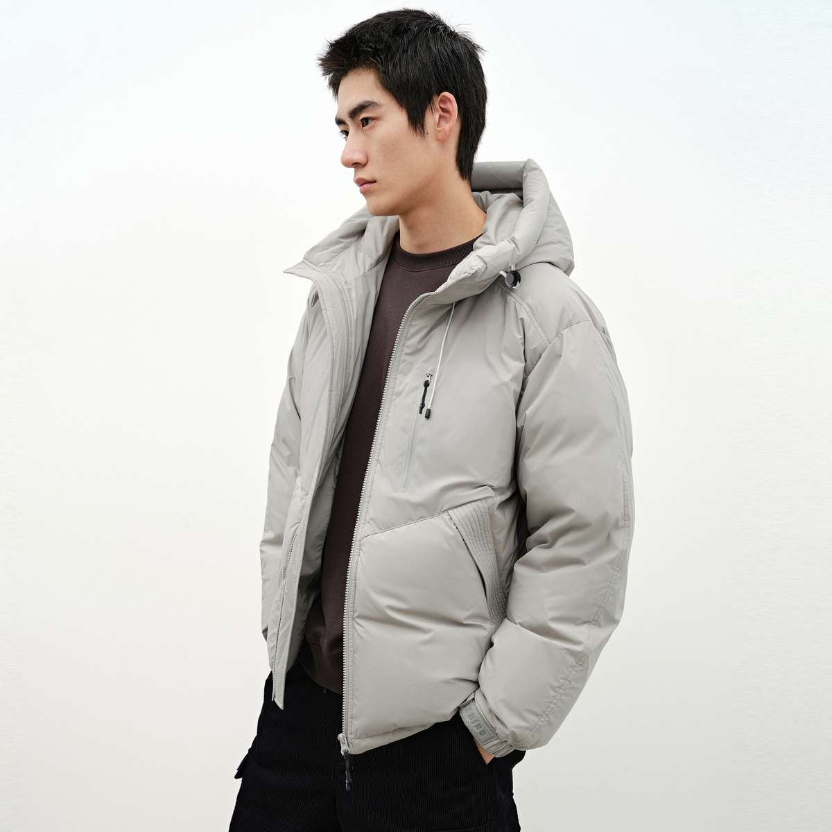  太平鸟男装outlets店羽绒服