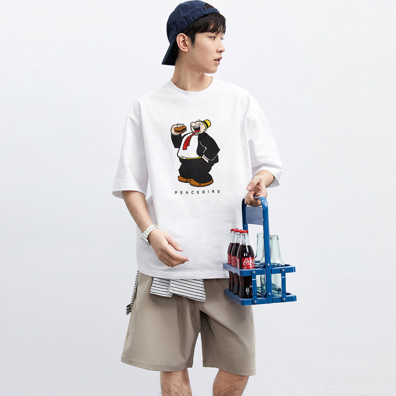  太平鸟男装outlets店T恤