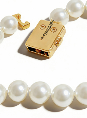 法式复古珍珠项链女choker时尚简约百搭ins港风新品金色字母m方扣