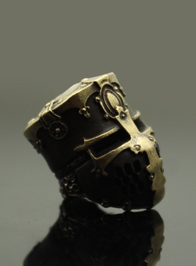 黄铜欧洲十字军头盔刀坠