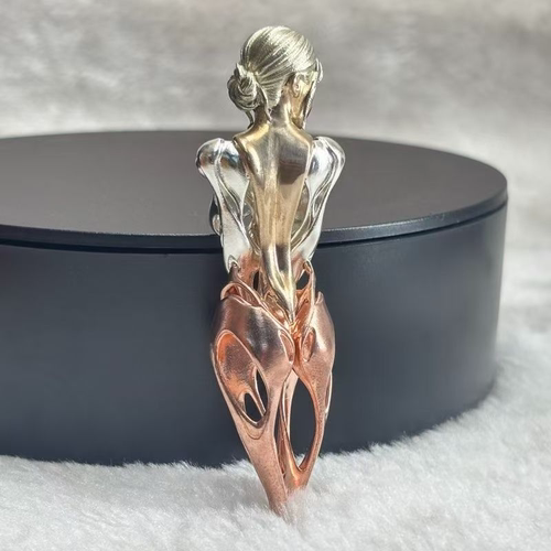 美女人物镂空雕塑把玩经典手把件工艺品金属摆件艺术创意手作挂件 - 图0