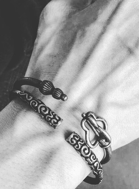 质感ins风钛钢精致新款韩版手镯