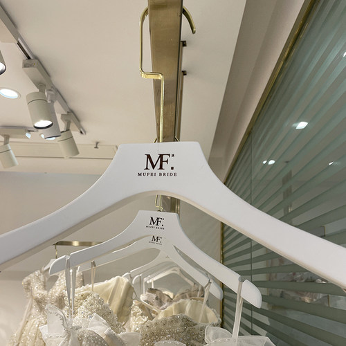 纯白色男女装服装店植绒防滑实木衣架家用韩国版木质定制LOGO刻字 - 图2