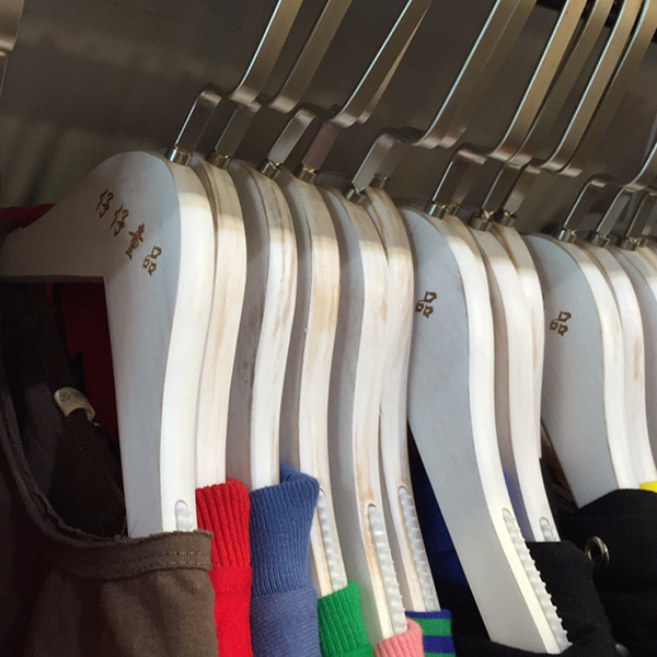 LOGO定制旧白色儿童服装店实木衣架童装店宝宝衣架童装木衣架 - 图2
