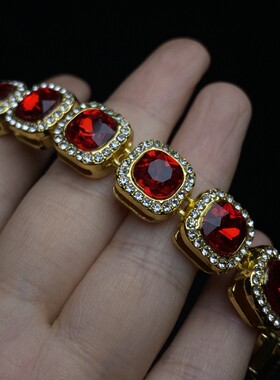 花梨木镶嵌螺钿首饰盒内珍藏宝石项链和宝石手链套盒