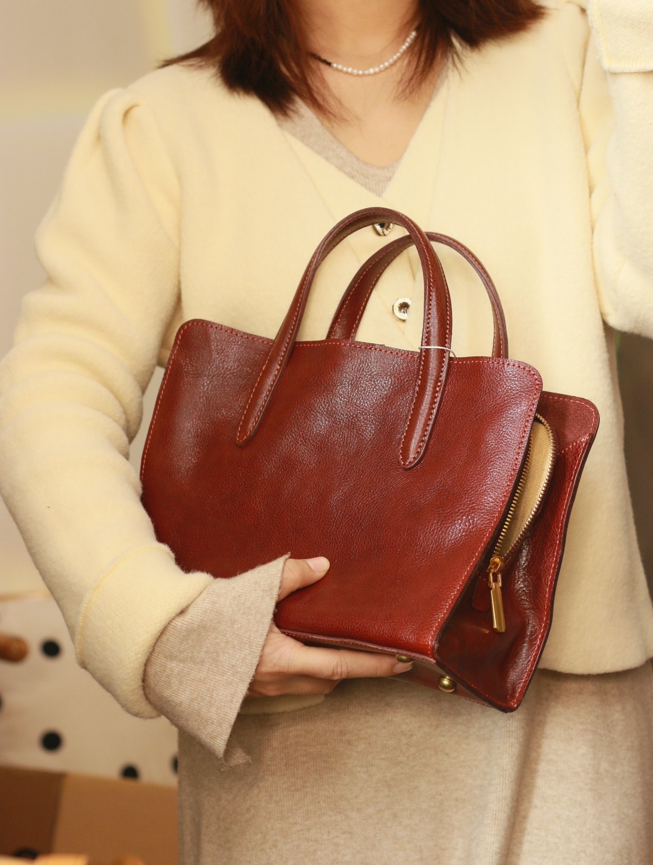 特价真皮头层牛皮多隔层都市简约通勤手拎包斜挎包精品高货,淘宝优惠券,粉丝福利购,淘宝优惠卷