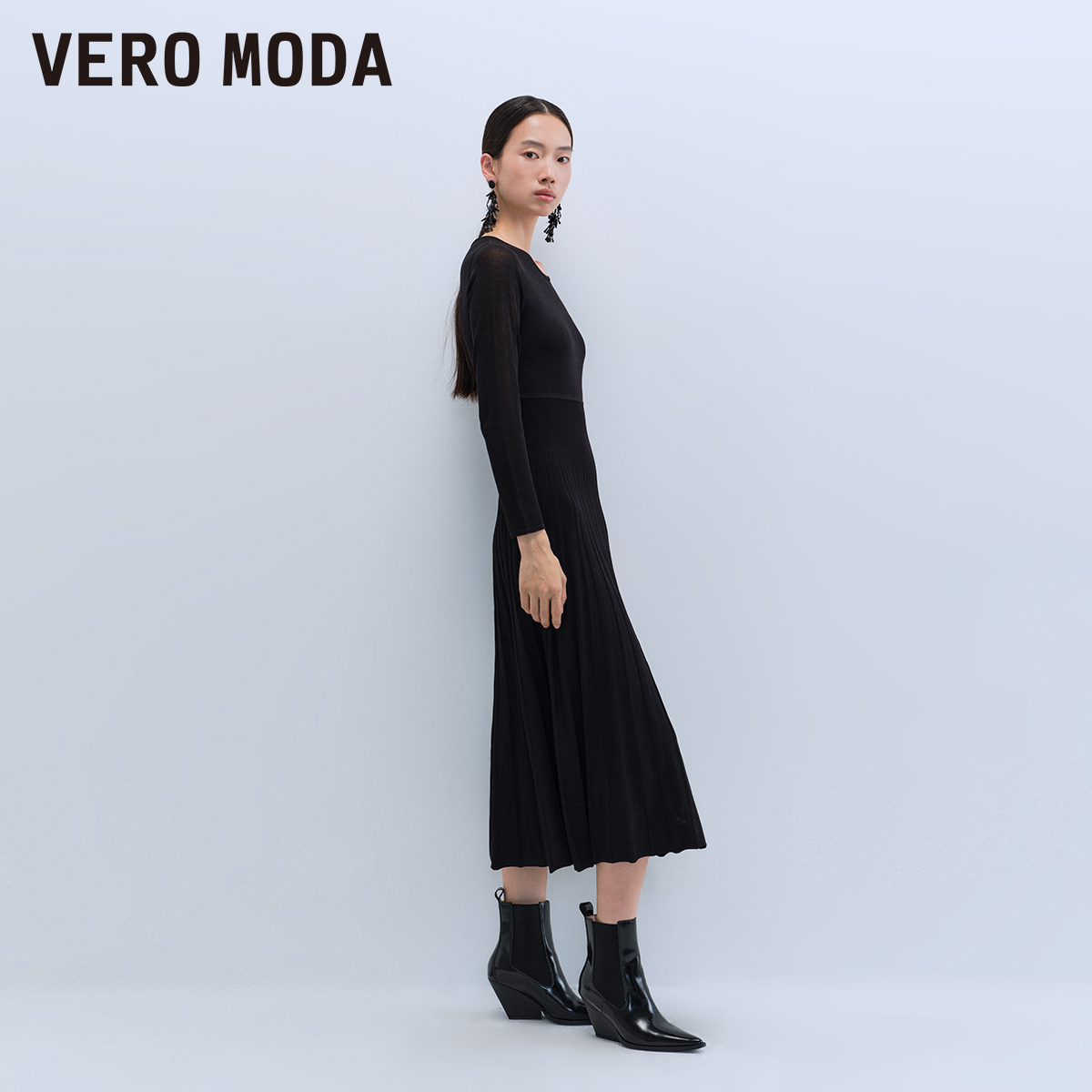 v区绫致Vero Moda连衣裙2023秋冬半透修身百褶大摆针织长裙女