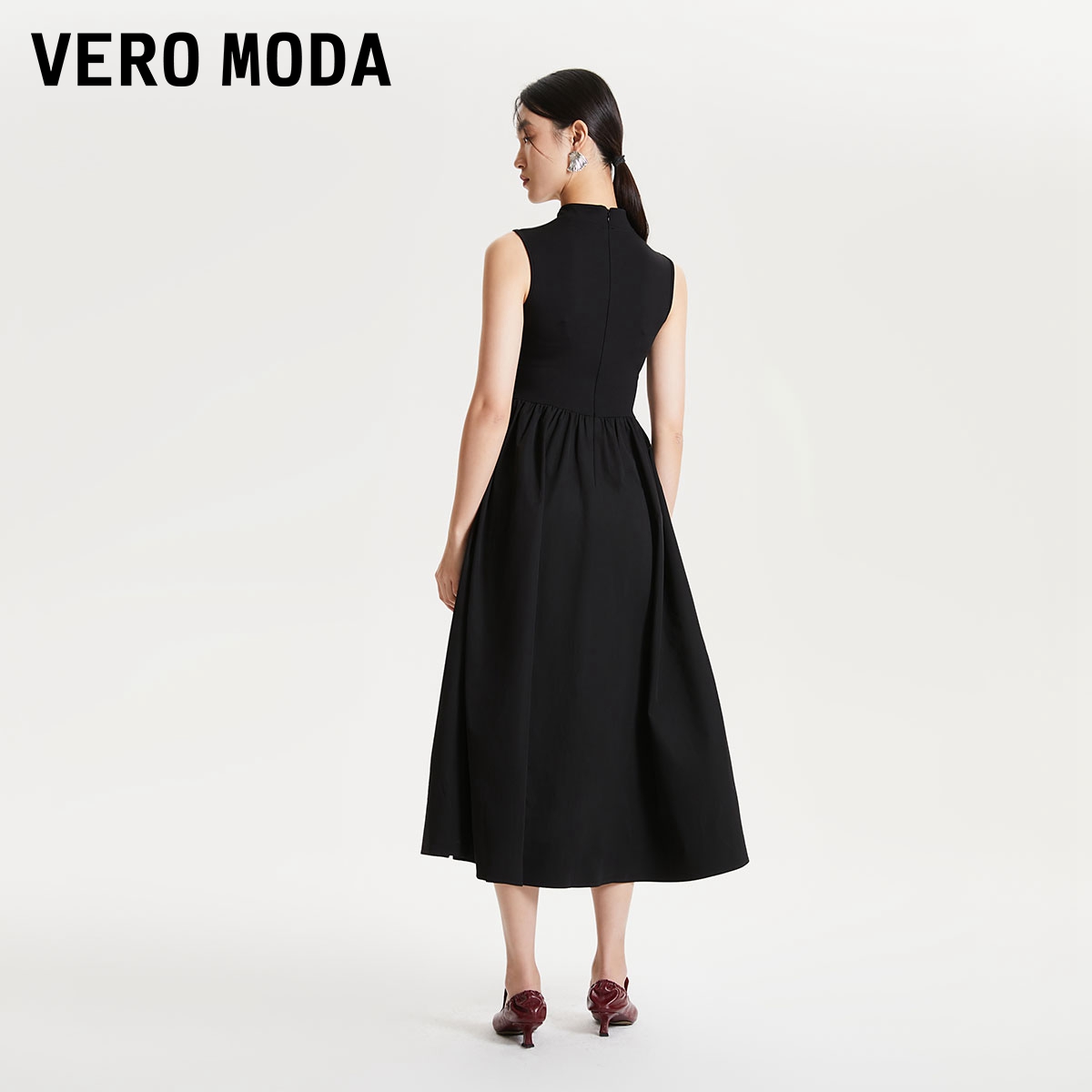 Vero Moda连衣裙女2024秋冬新款新中式优雅通勤立领镂空小黑裙