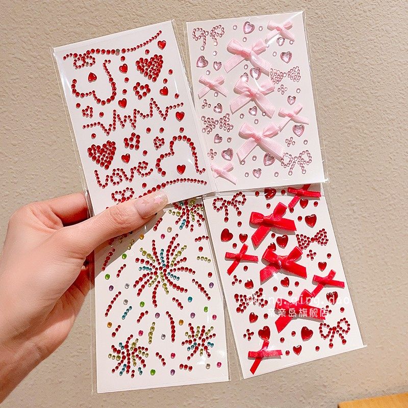 2026新款新年儿童舞台脸贴小女孩元旦表演化妆亮片烟花蝴蝶结装饰脸贴无毒无味自粘宝宝红色新年喜庆立体贴纸,淘宝优惠券,粉丝福利购,淘宝优惠卷