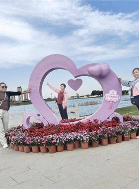 网红超大镂空爱心雕塑情人节摆件