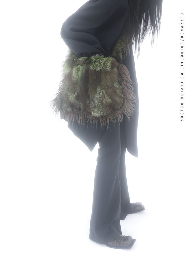 FUZZYKON FLYING OBJECT FUR BAG ECサイト - institutoitgem.com