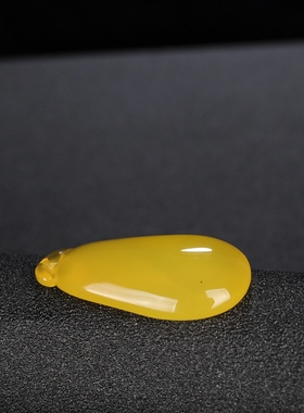 珠宝玉石挂件玛瑙水滴吊坠