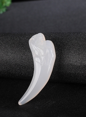 玛瑙玉髓儿童保平安狼牙吊坠惊吓