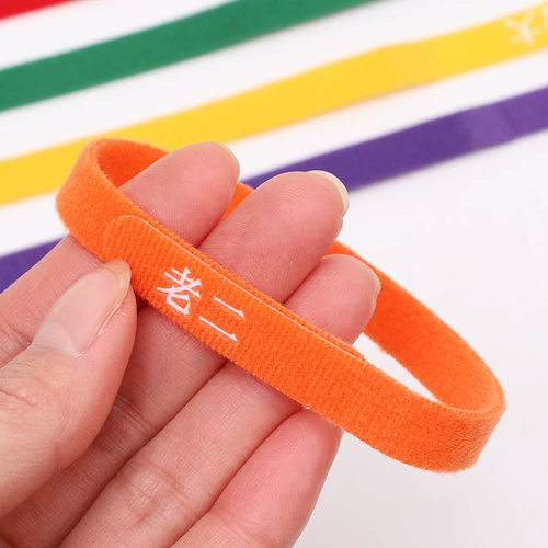 Кольцо для распознавания домашних животных Кольцо. Отмещение рода принесение кошки, маркирующего новорожденного котенка котенка, чтобы идентифицировать молочные кошки и круги горки собак