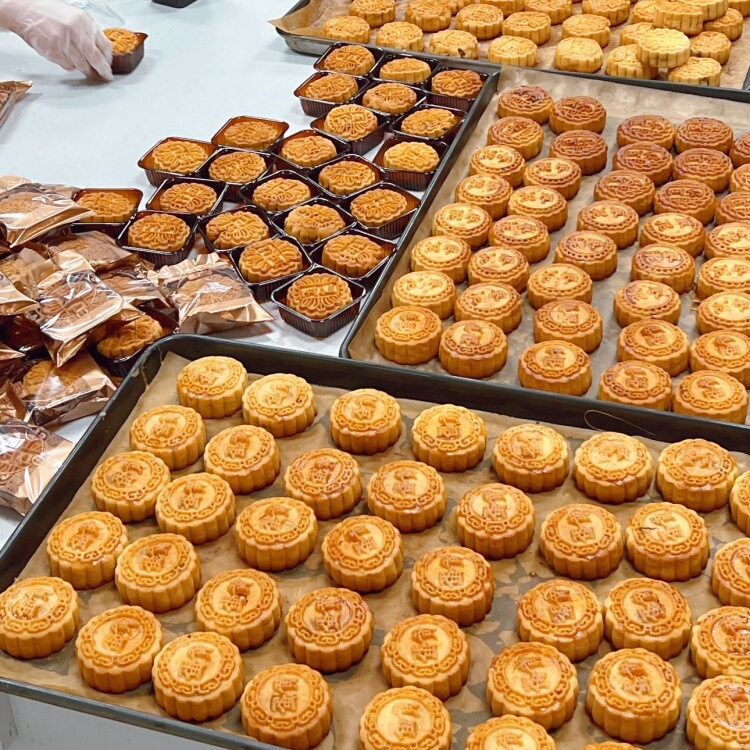 月饼技术配方制作教程老式水晶五仁馅料广式苏式冰皮豆沙蛋黄月饼 - 图3