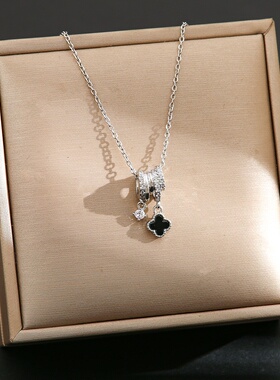 跨境热卖黑色四叶草吊坠项链高级轻奢简约百搭微镶锆石钛钢锁骨链