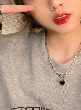 甜酷黑色爱心双层项链女轻奢