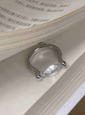 韩代纯洁又绚烂的钻石戒指