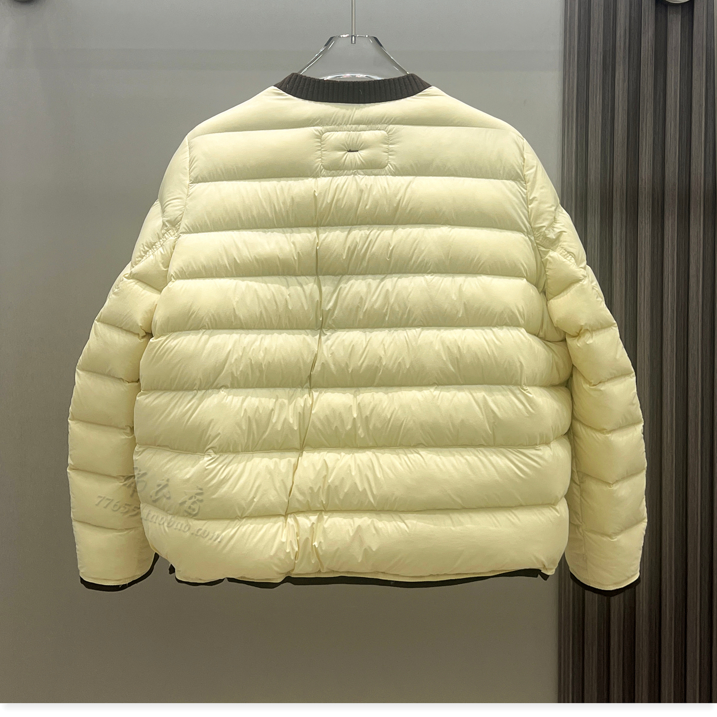 2025冬季新款设计感撞色拼接圆领羽绒服女短款小个子90白鸭绒外套 - 图2