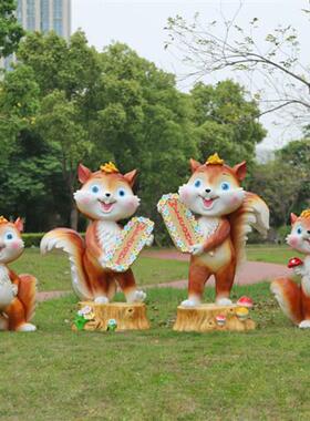 户外幼儿园卡通松鼠雕塑售楼草坪动物摆件玻璃钢园林景观装饰小品
