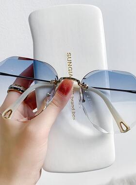 墨镜女夏级感ins防紫外线太阳眼镜2022年新款潮流眼睛开车专用