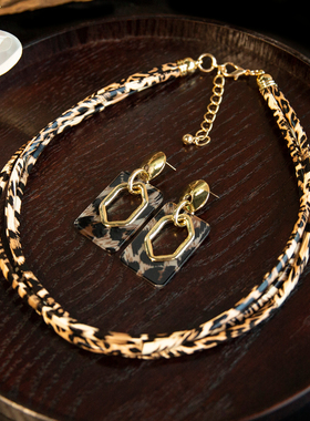 水舞 D1182 新娘新款个性高级感时尚野性3层豹纹项链简约设计项链