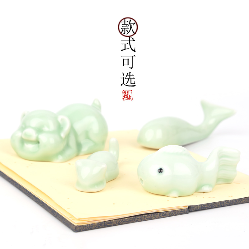 筠墨轩陶瓷毛笔搁龙泉青瓷动物萌物毛笔架书法国画宣纸压纸条毛笔托文房四宝装饰摆件 - 图0