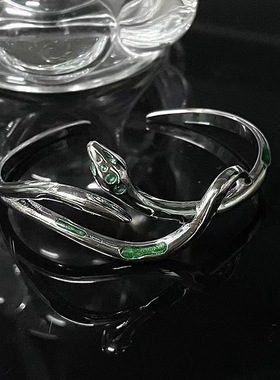 缠绕绿色蛇形开口手镯女小众个性简约时尚手环轻奢高级感嘻哈饰品