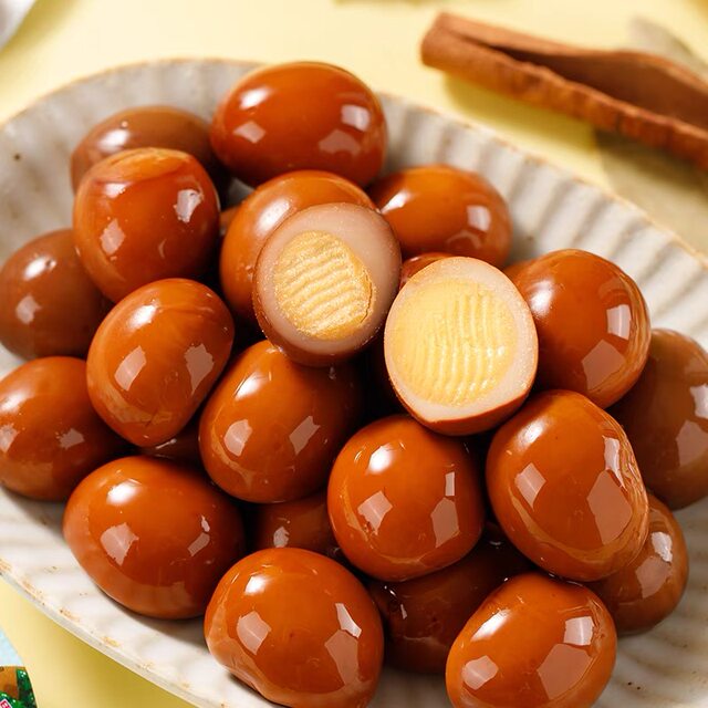 Braised quail eggs, five-spice salt baked shellless ready-to-eat small package office snacks